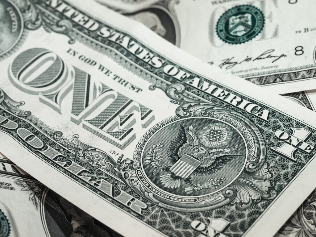 U.S. dollar strengthens against currencies