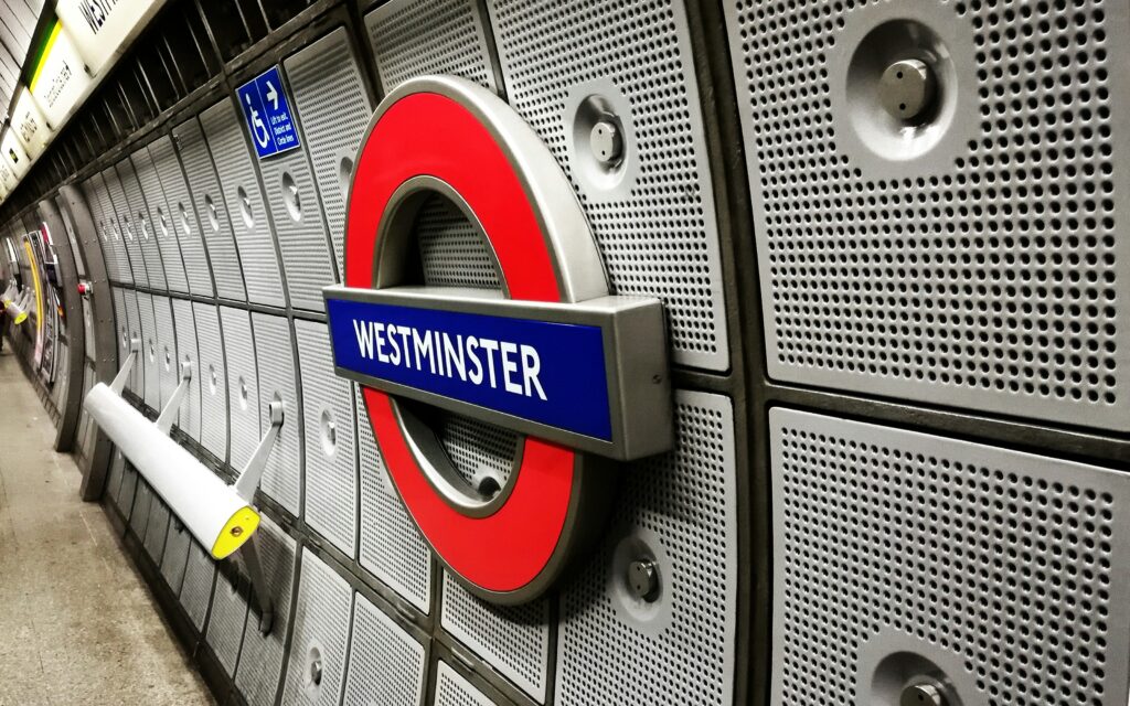Power Glitch Brings London Underground to a Standstill During Rush Hour