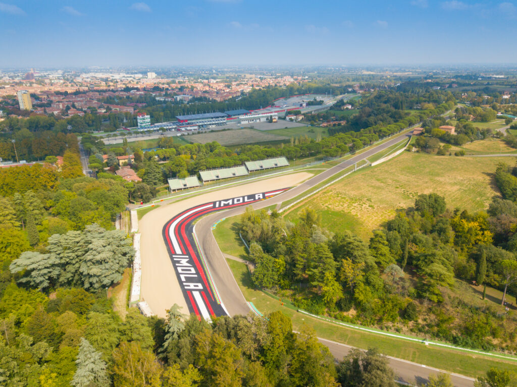 Verstappen Strikes Back with Win at Emilia-Romagna Grand Prix