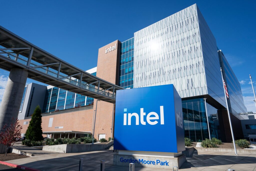 US government takes 10% ownership in Intel in $8.9bn deal
