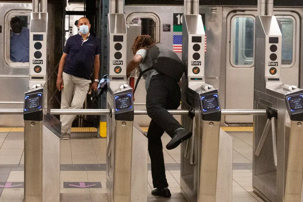 MTA Lost $1B to Fare-Beating — and Our NYC Leaders Still Do Nothing to Stop It